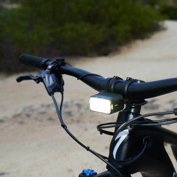 Knog Blinder External 2300 lm ajovalo sähköpyörään